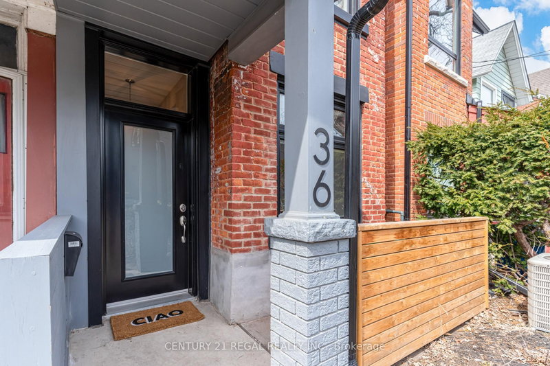 36 Golden Ave, Toronto, M6R 2J4 | Image 3