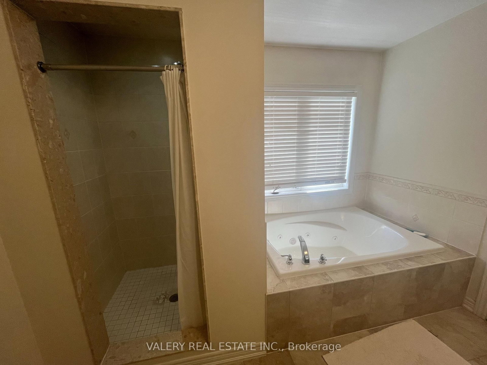 48 bellcrest Road, Unit 1 - Photo 17