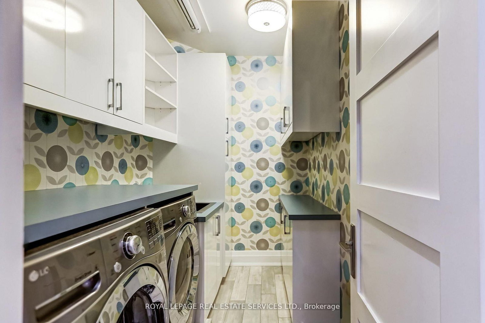 Detached House for sale at 34 Lambeth Road, Toronto, Ontario, M9A 2Y7 - Edenbridge-Humber Valley - MLS: W13019878