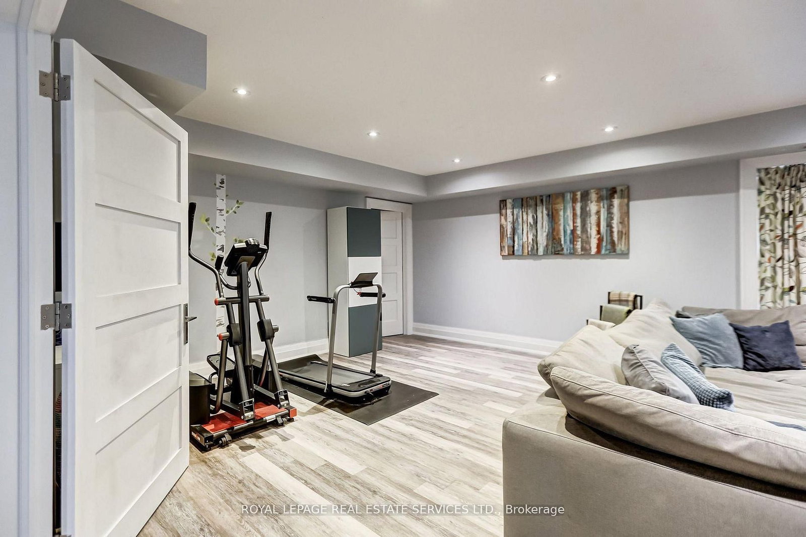 Detached House for sale at 34 Lambeth Road, Toronto, Ontario, M9A 2Y7 - Edenbridge-Humber Valley - MLS: W13019878