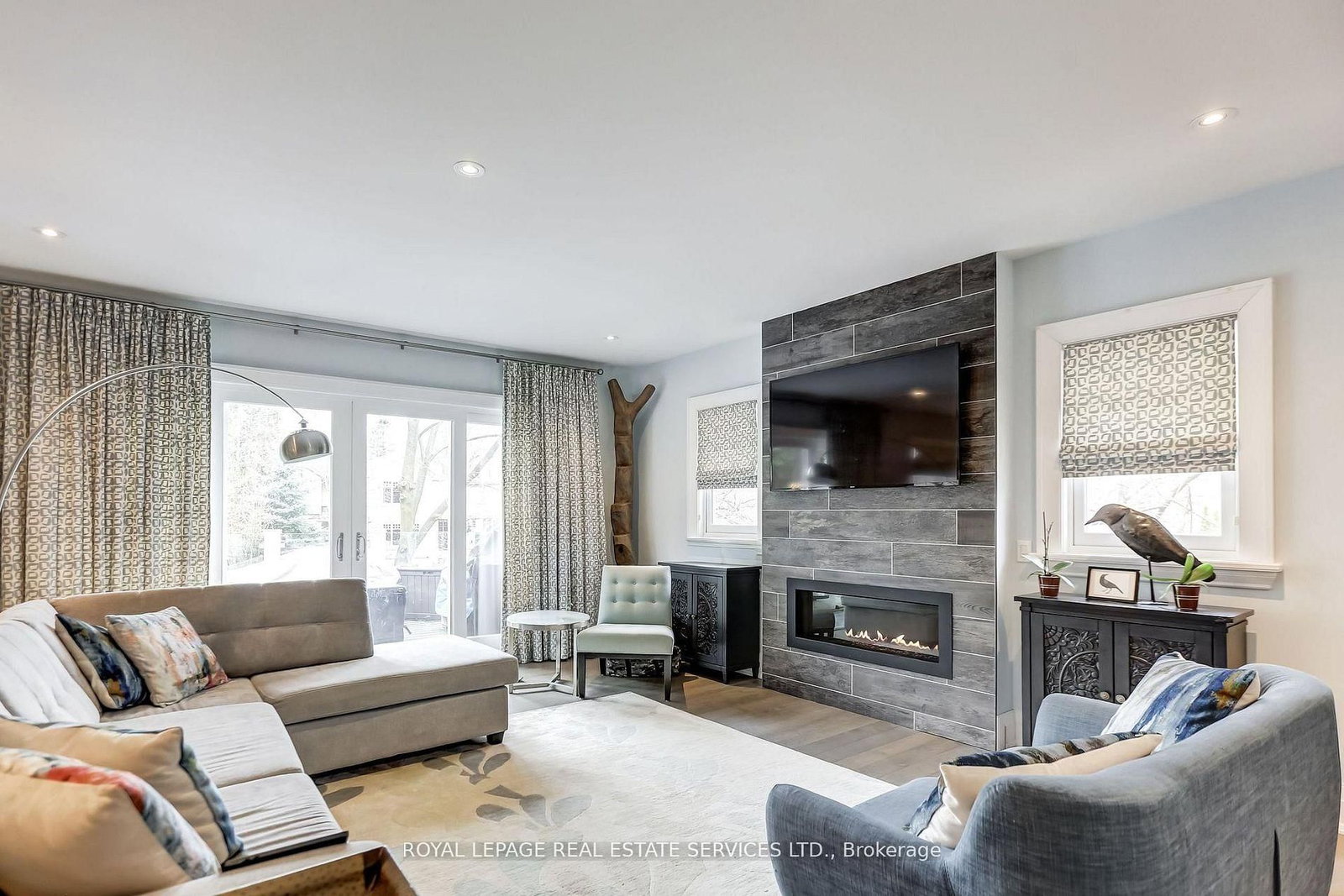 Detached House for sale at 34 Lambeth Road, Toronto, Ontario, M9A 2Y7 - Edenbridge-Humber Valley - MLS: W13019878