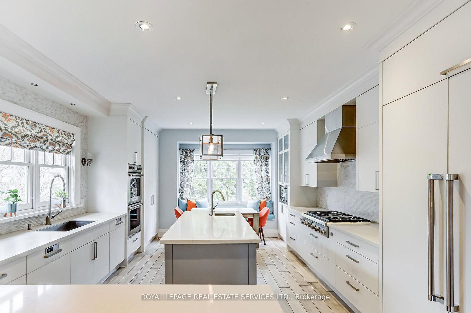 Detached House for sale at 34 Lambeth Road, Toronto, Ontario, M9A 2Y7 - Edenbridge-Humber Valley - MLS: W13019878