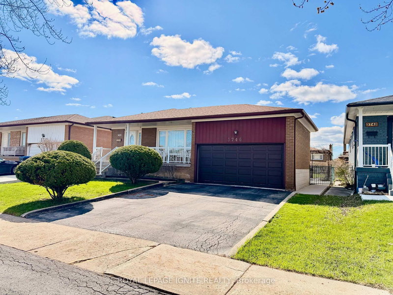 3746 Teeswater Rd, Mississauga, L4T 2A4 | Image 3