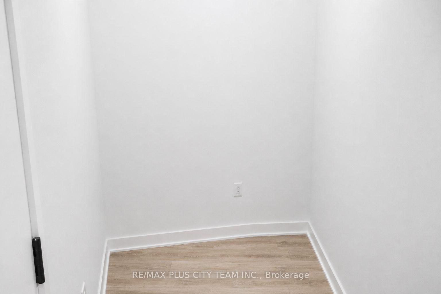 1185 Dupont Street, Unit 913 - Photo 10