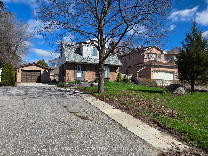 12 Todd Brook Dr, Toronto, M9V 1R4 | Image 2