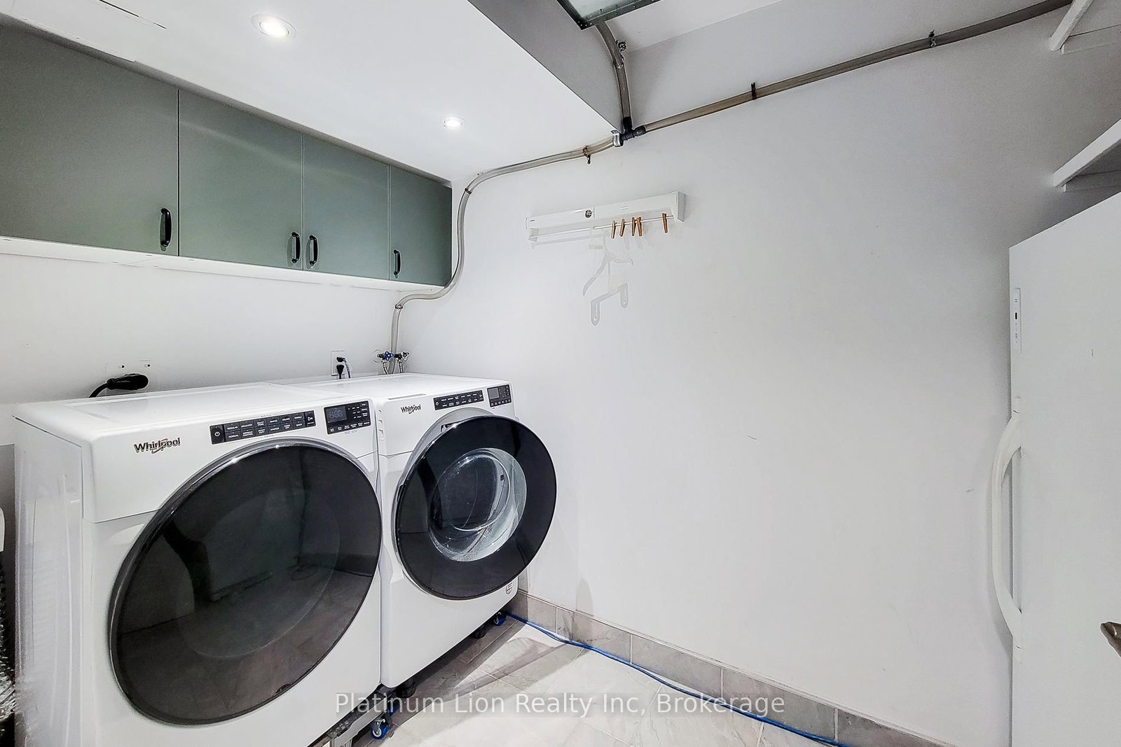 700 Dynes Road, Unit 712 - Photo 32