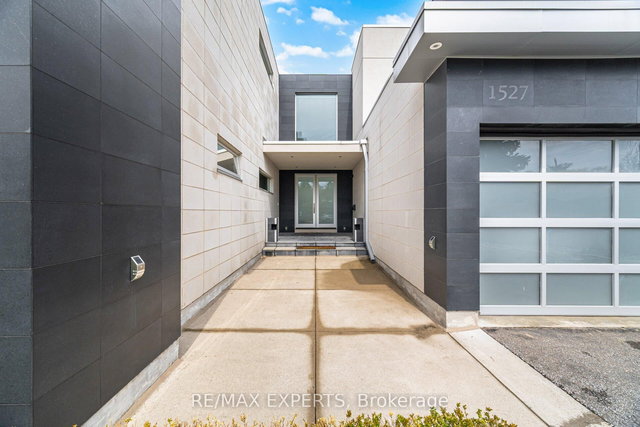 1527 Glenhill Crescent