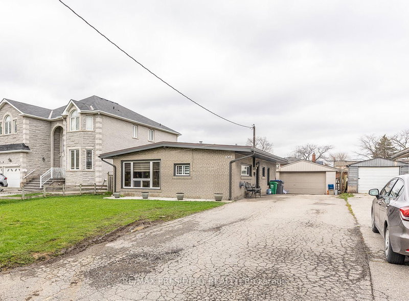 7648 Redstone Rd, Mississauga, L4T 2B9 | Image 2