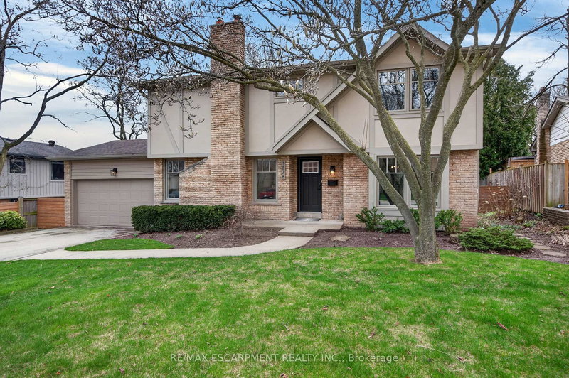 1878 Heather Hills Dr, Burlington, L7P 3A3 | Image 2