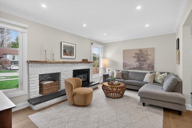 1878 Heather Hills Dr, Burlington, L7P 3A3 | Image 3