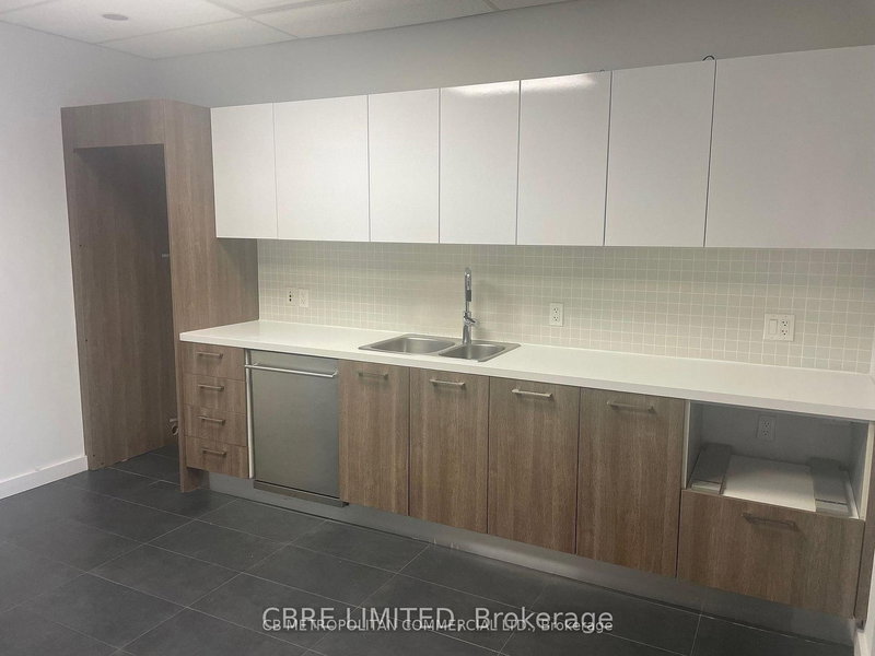 897 Kipling Ave, Toronto, M8Z 5H3 | Image 3