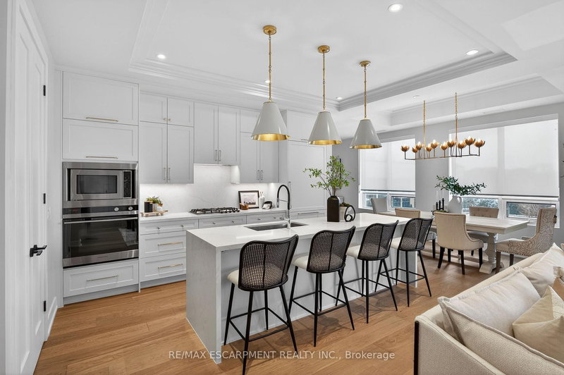 401 - 123 Maurice Dr, Oakville, L6K 2W6 | Image 3