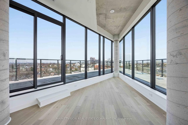 902 - 2625 Dundas Street W