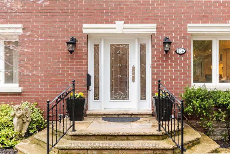 164 Morningside Ave, Toronto, M6S 1E3 | Image 2