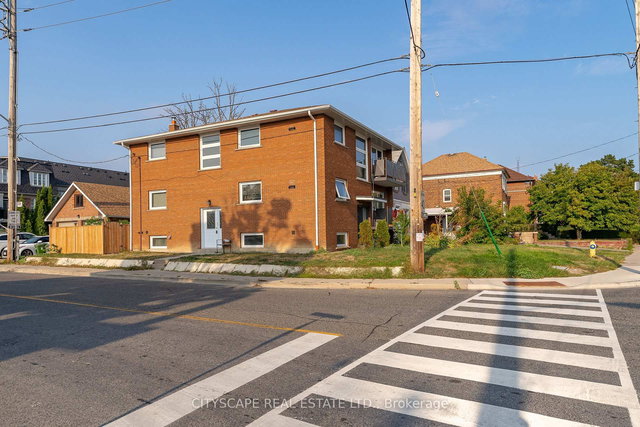 2724 Lake Shore Boulevard W