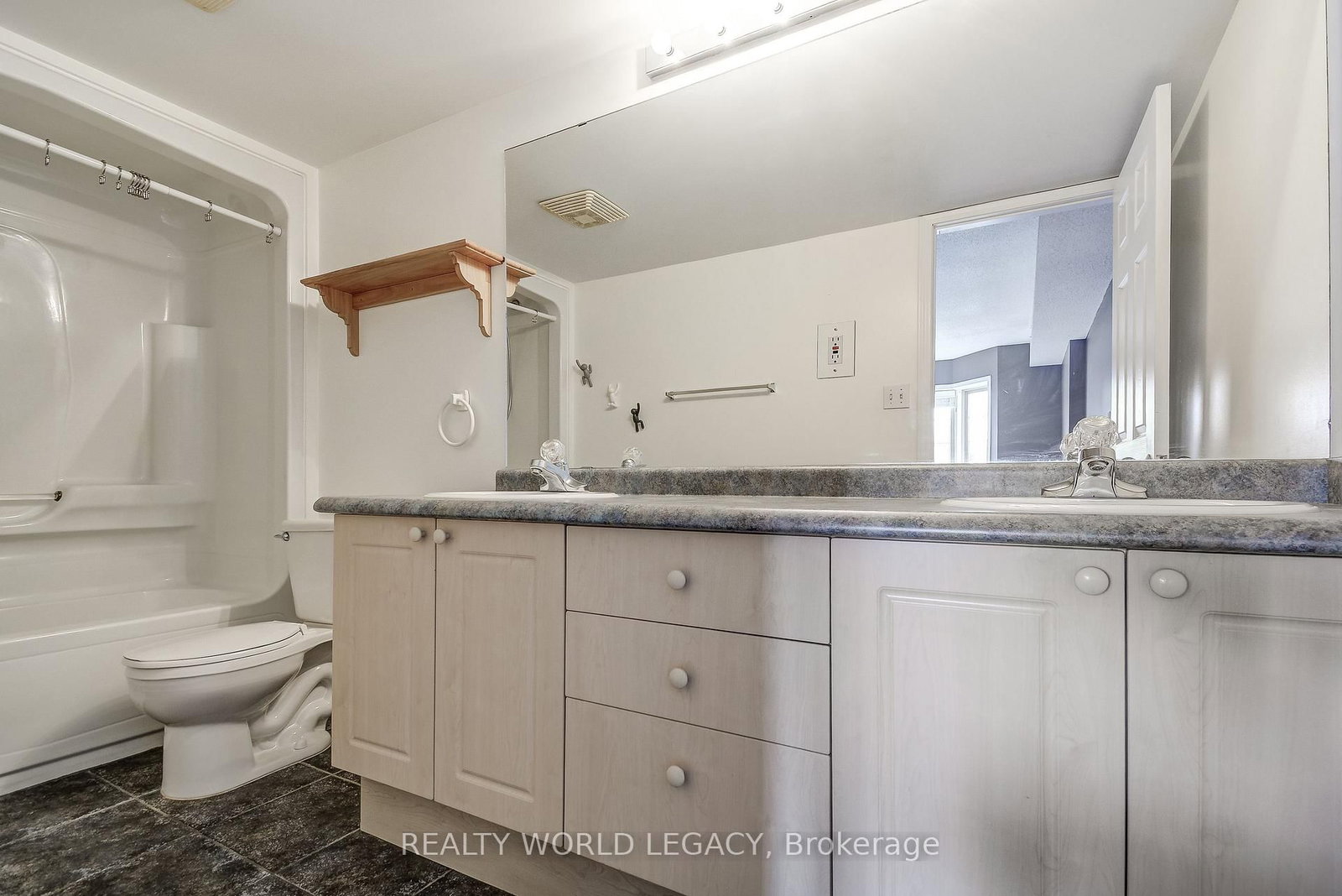 216 W Plains Road • #306E • Burlington, ON photo 35