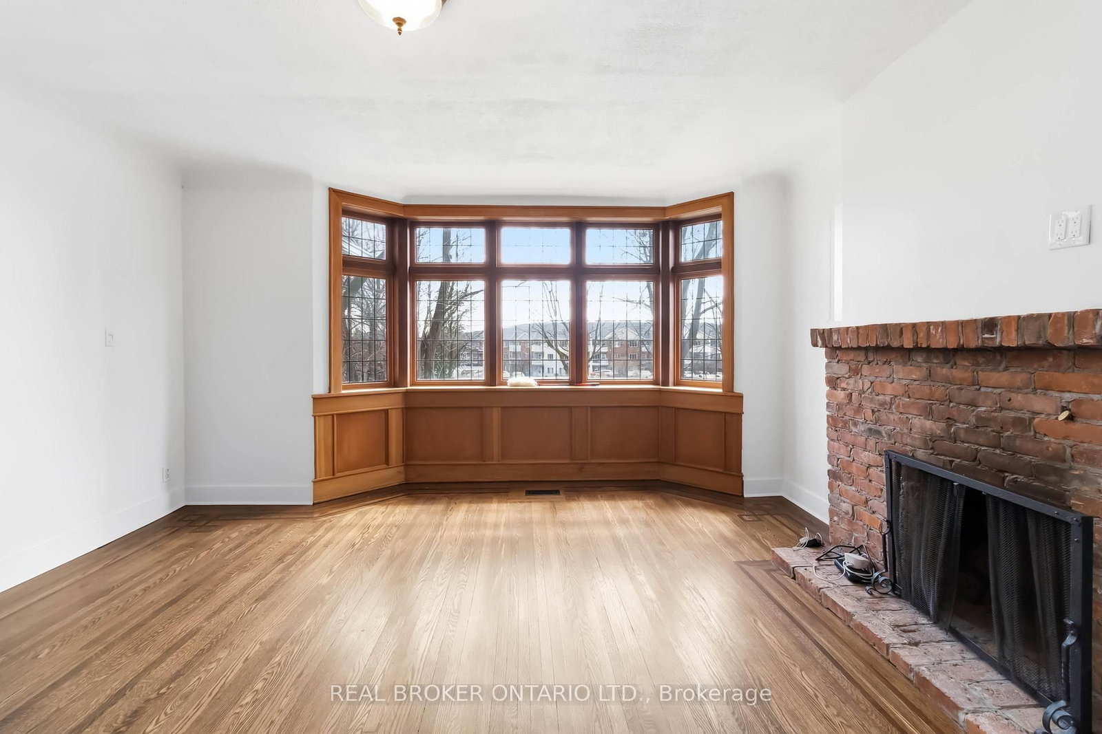 295 Plains Road W, Unit Main Level - Photo 12