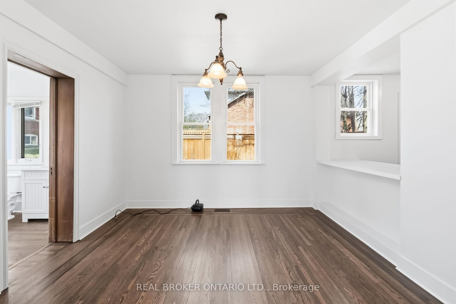 295 Plains Road W, Unit Main Level - Photo 5