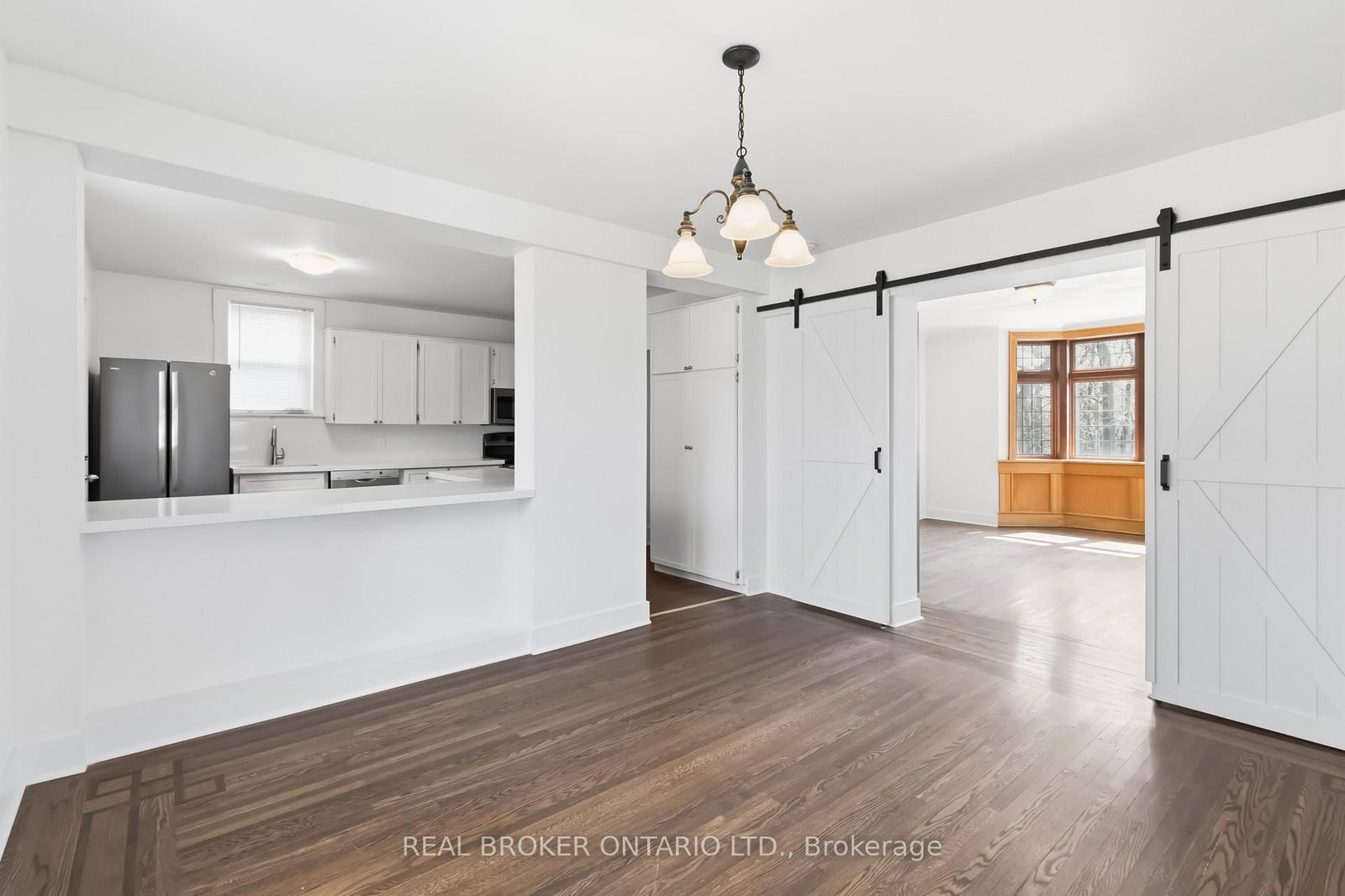 295 Plains Road W, Unit Main Level - Photo 6