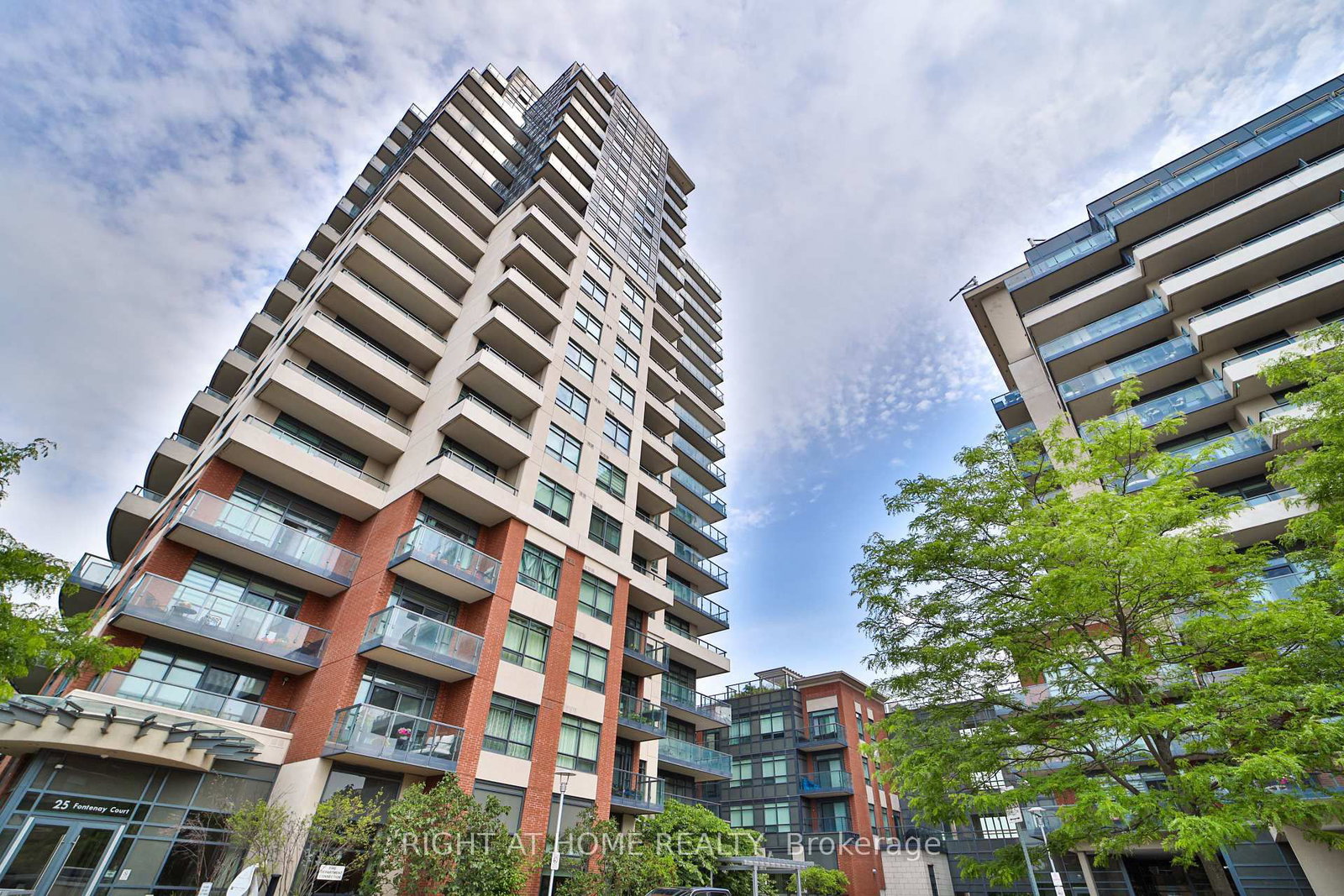 25 Fontenay Court, Unit 808