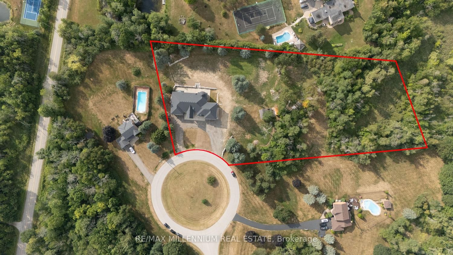 20 Glassford Court • Caledon, ON photo 2