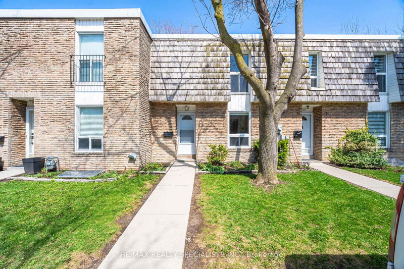 106 - 701 Burnhamthorpe Rd, Toronto, M9C 2Z6 | Image 3