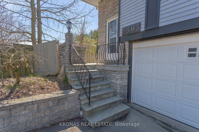 2303 Malcolm Crescent