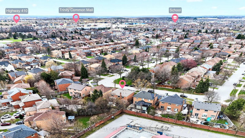 52 Nottingham Cres, Brampton, L6S 4G4 | Image 2