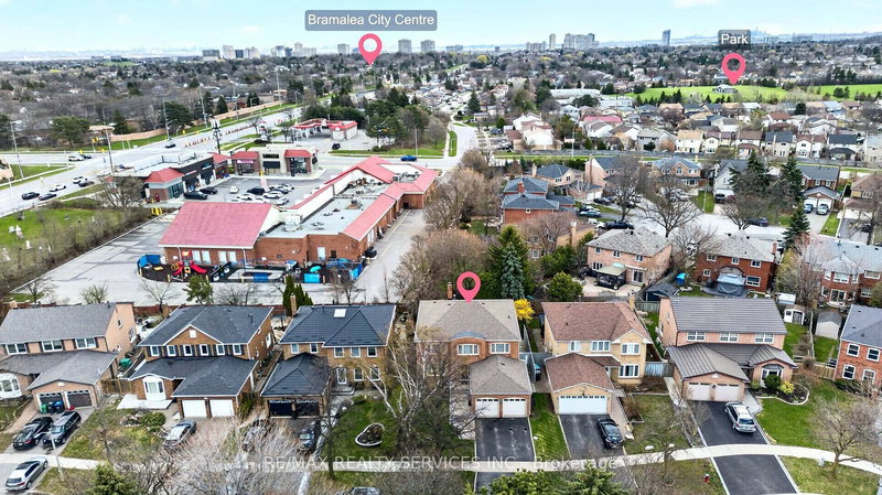 52 Nottingham Cres, Brampton, L6S 4G4 | Image 3