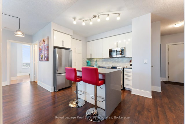 2604 - 330 Burnhamthorpe Road W