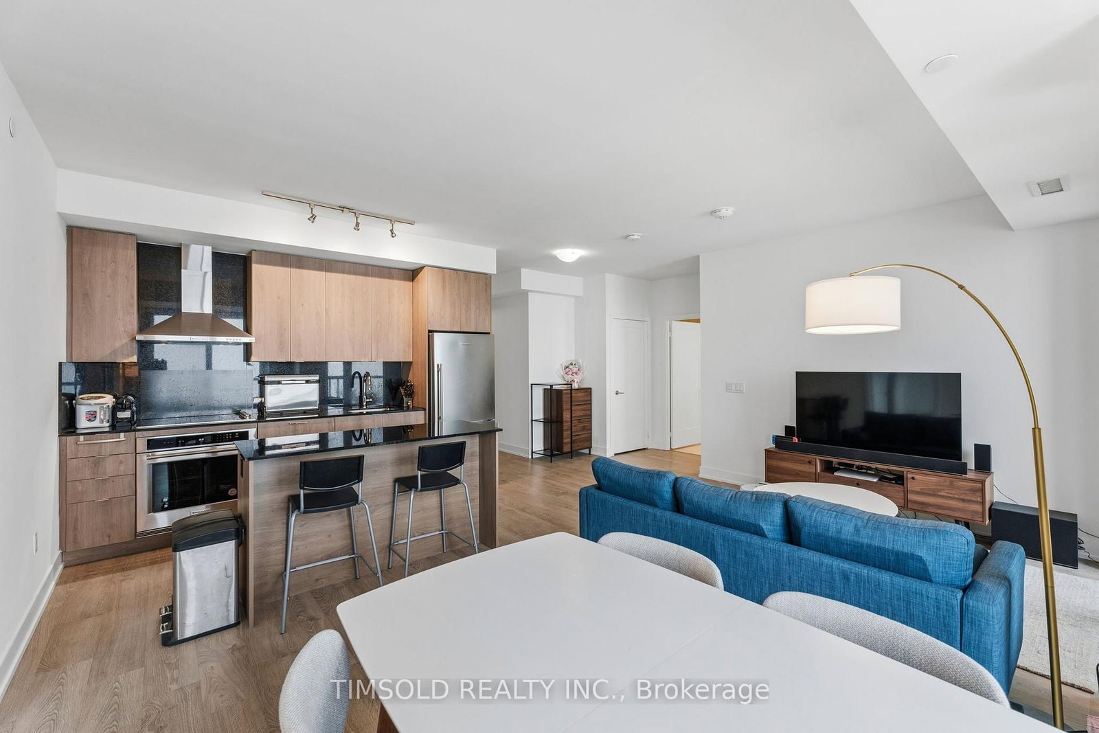 5 Mabelle Avenue, Unit 4136 - Photo 17