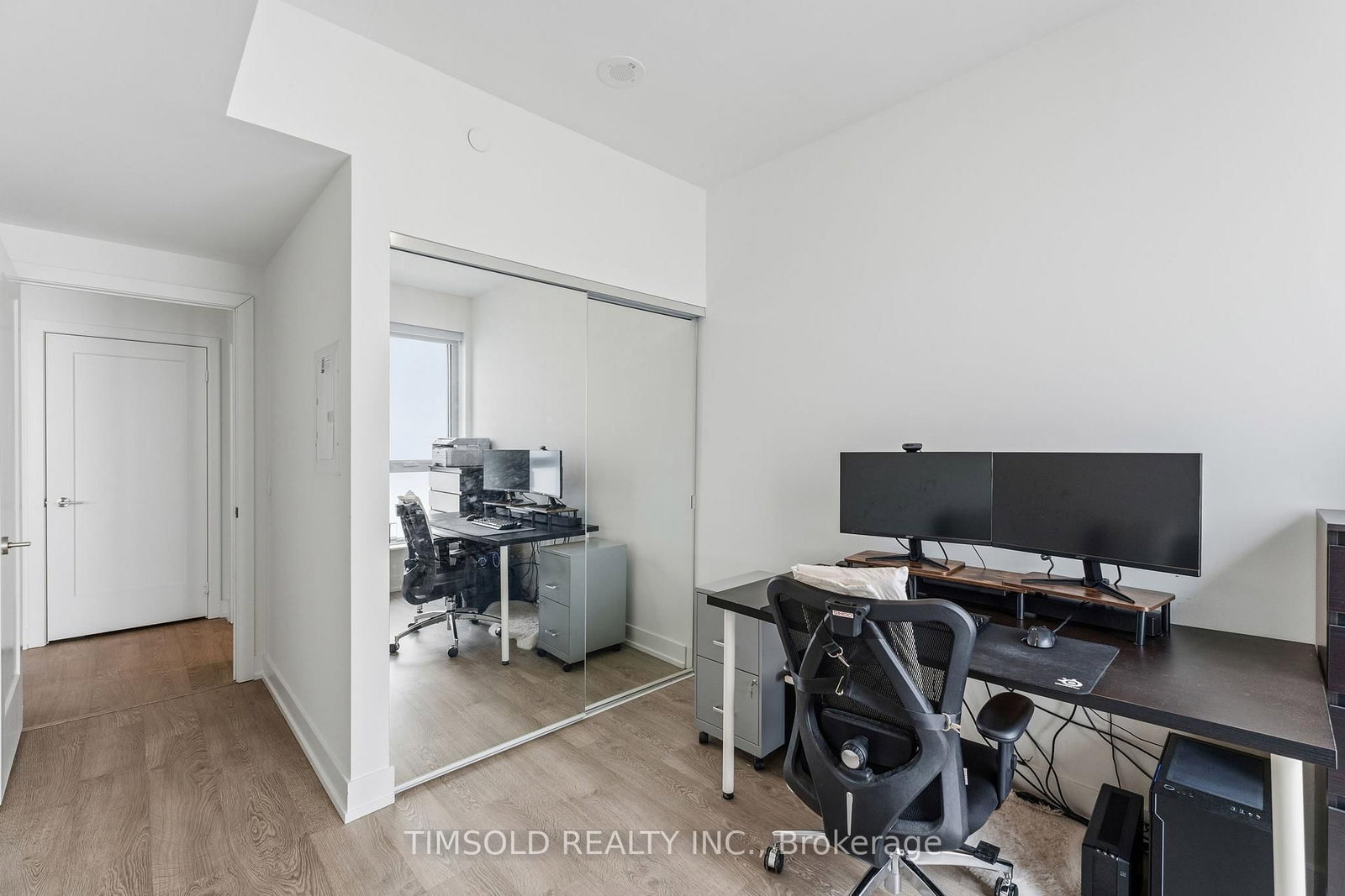 5 Mabelle Avenue, Unit 4136 - Photo 20