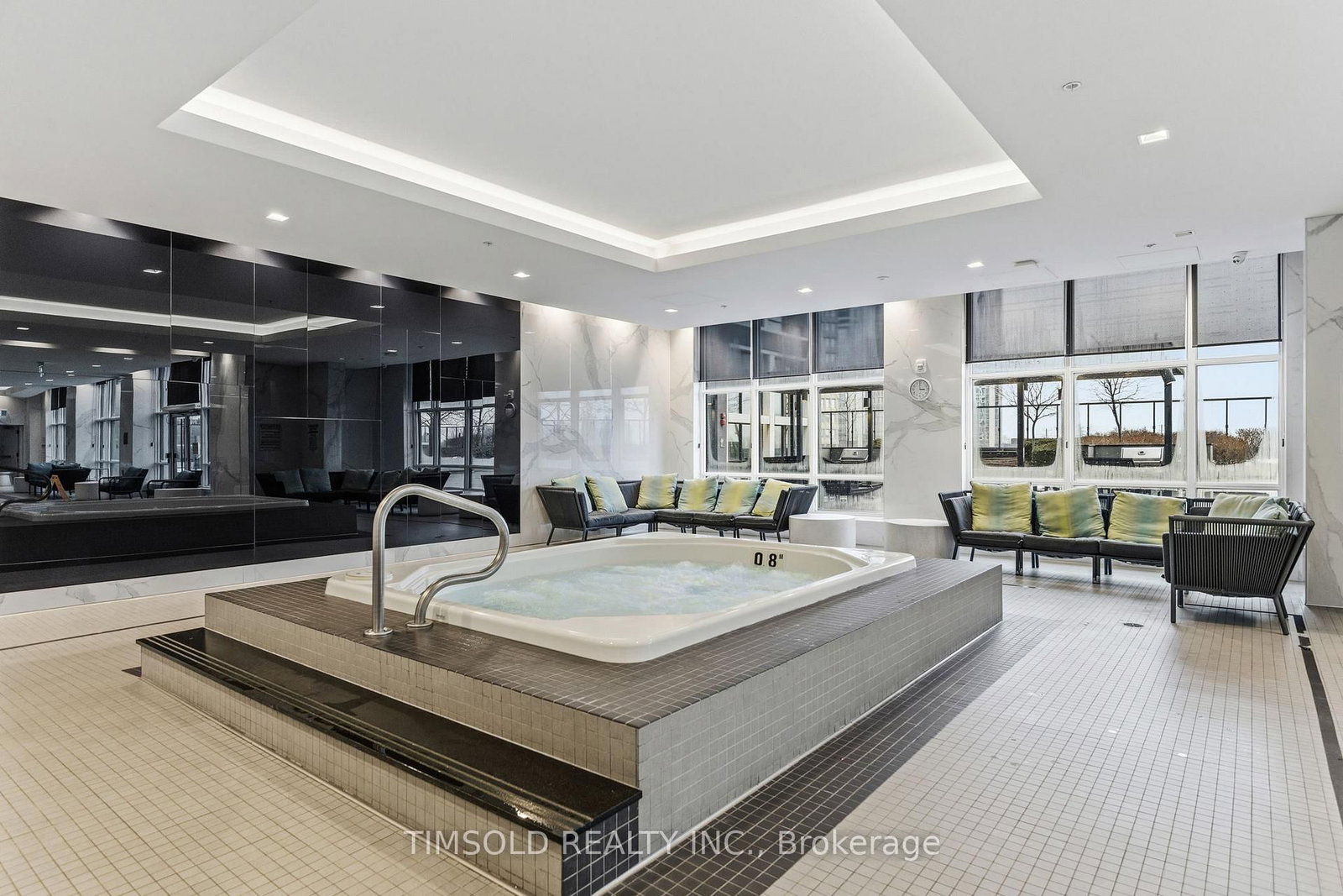 5 Mabelle Avenue, Unit 4136 - Photo 34