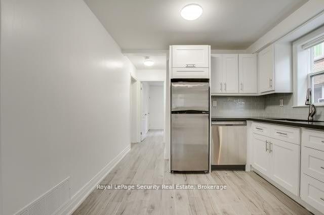 148 Portland Street, Unit Lower - Photo 8