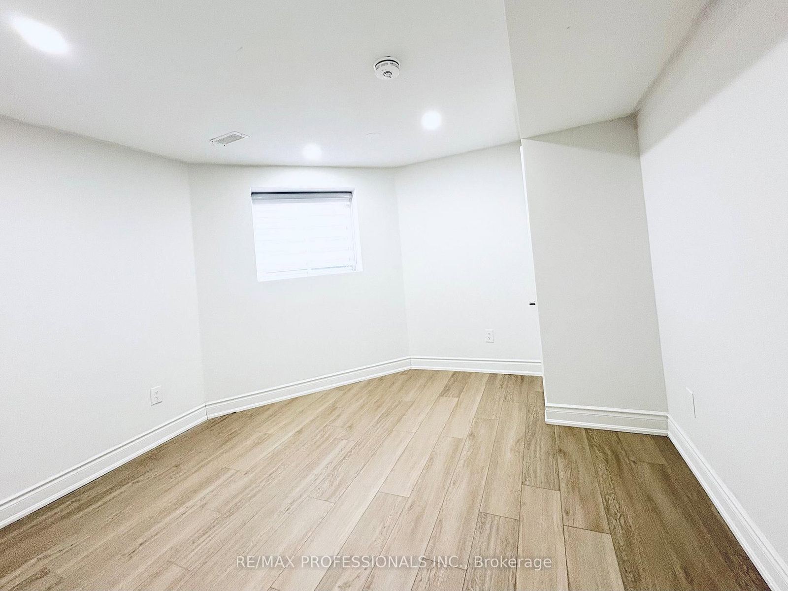 851 Clemens Crescent, Unit BSMT - Photo 11