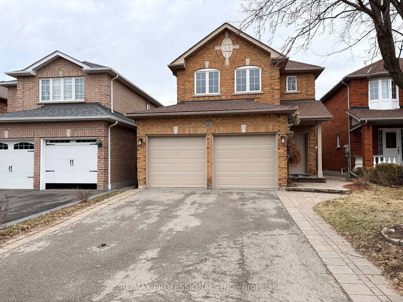 BSMT - 851 Clemens Cres, Mississauga, L5V 2S8 | Image 2