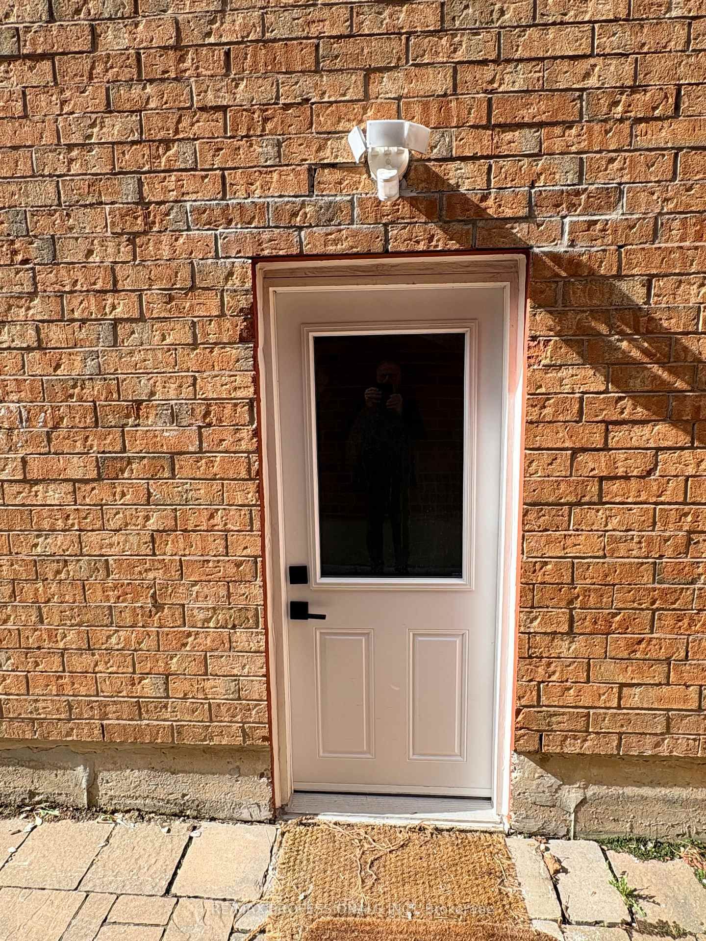 851 Clemens Crescent, Unit BSMT - Photo 4