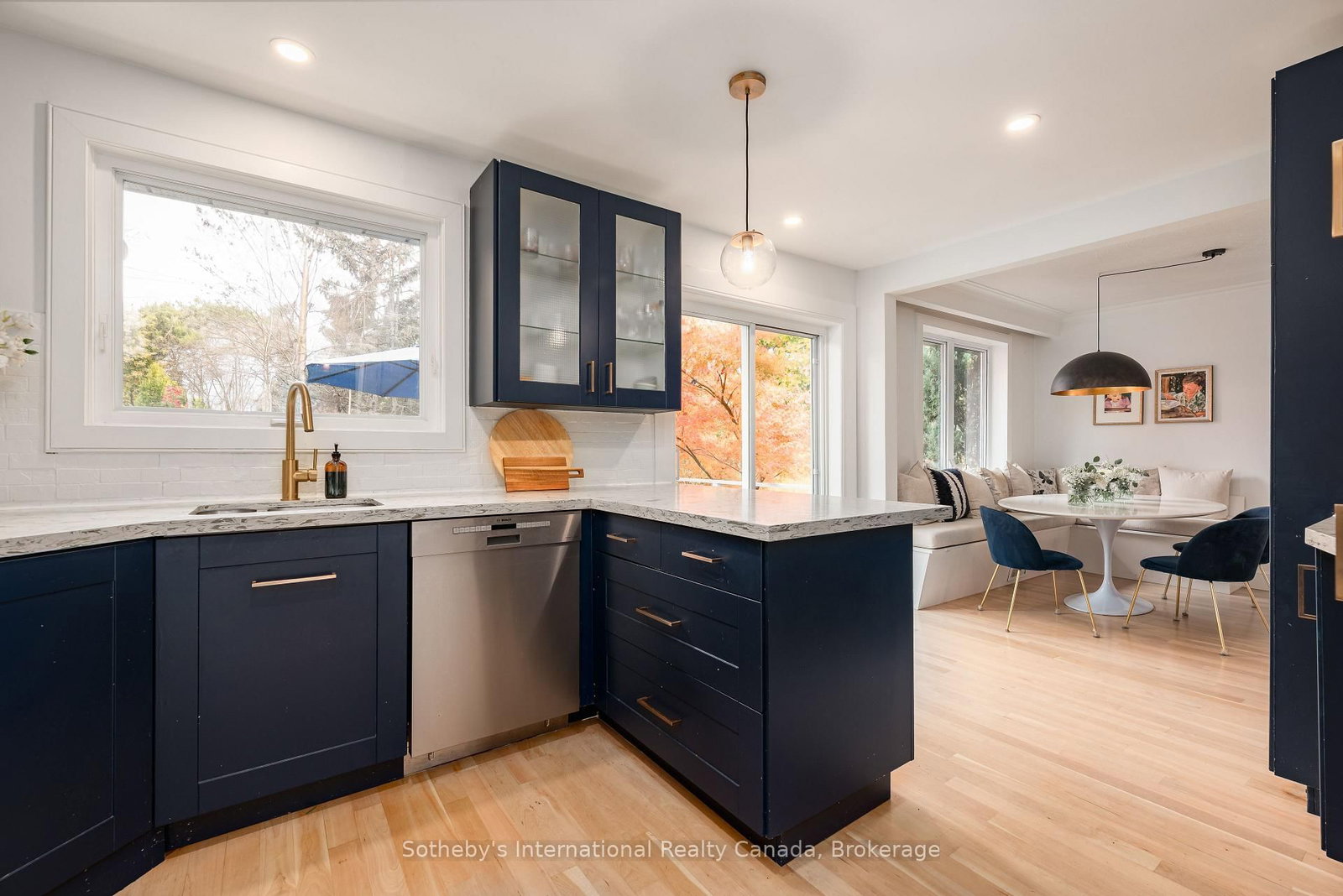 Detached House for sale at 71 North Forster Park Drive, Oakville, Ontario, L6K 1Z4 - Central - MLS: W13021096