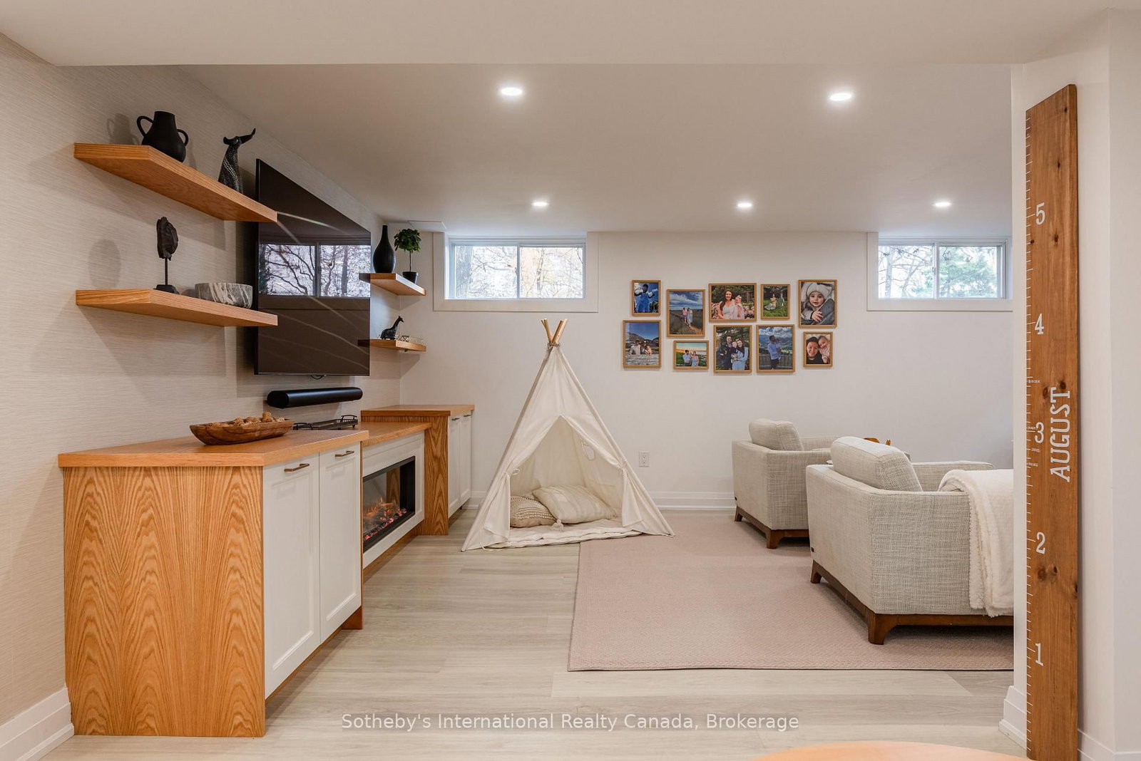 Detached House for sale at 71 North Forster Park Drive, Oakville, Ontario, L6K 1Z4 - Central - MLS: W13021096