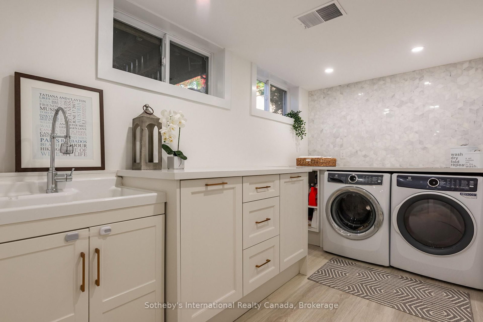 Detached House for sale at 71 North Forster Park Drive, Oakville, Ontario, L6K 1Z4 - Central - MLS: W13021096