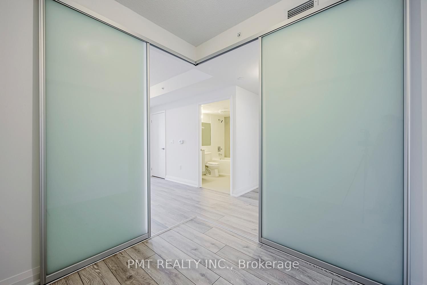 30 Gibbs Road, Unit 2001 - Photo 24