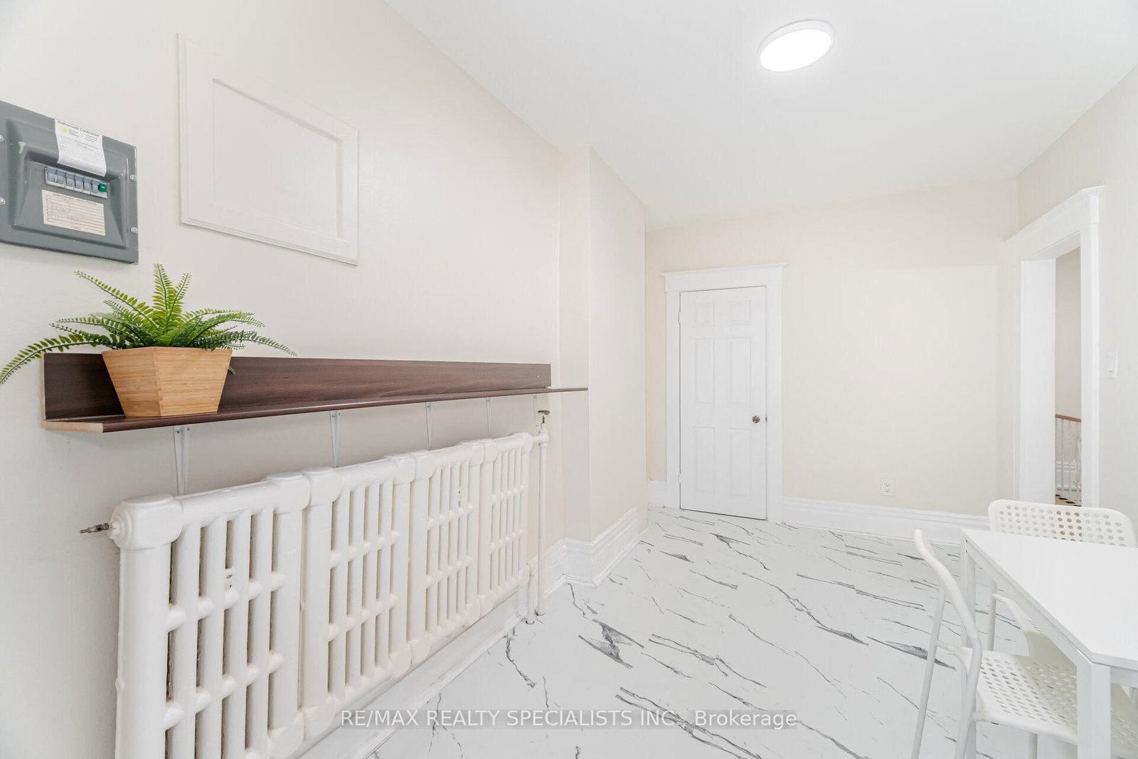 971 Saint Clarens Avenue - Photo 10