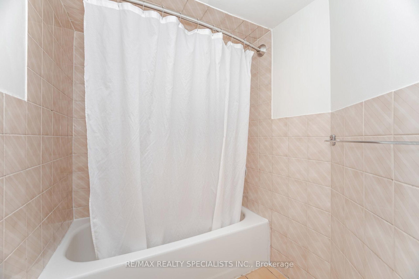 971 Saint Clarens Avenue - Photo 36