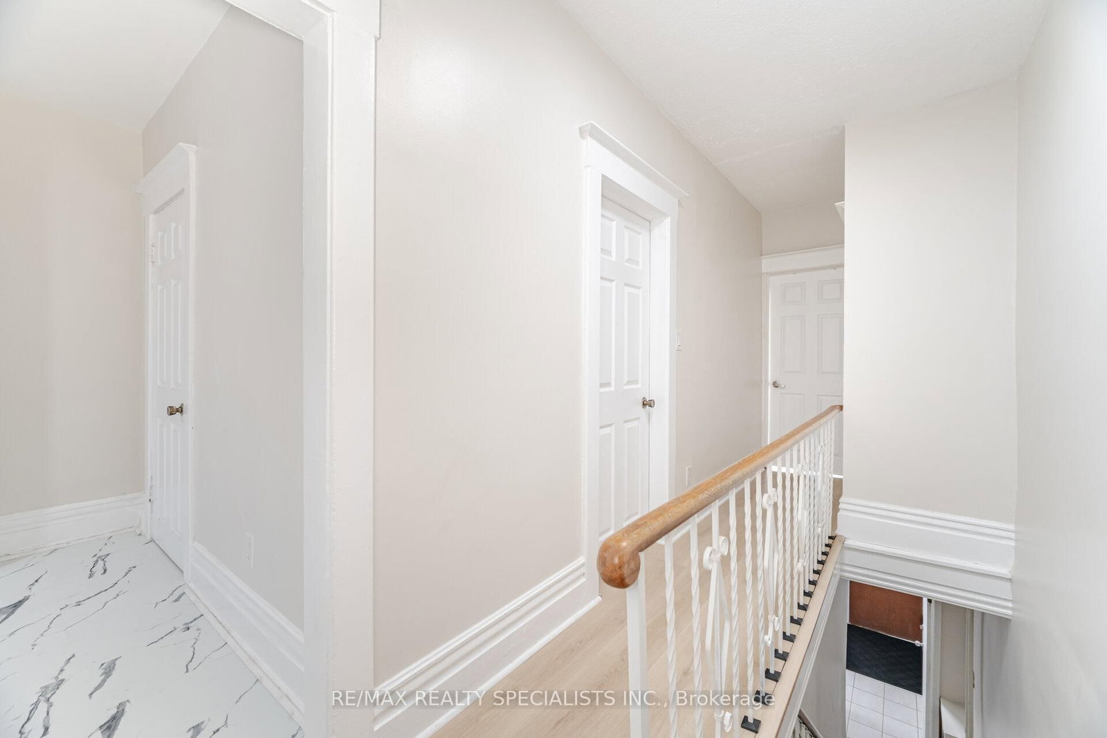 971 Saint Clarens Avenue - Photo 8