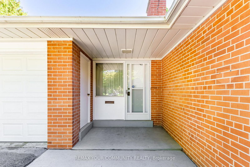 628 Shenandoah Dr, Mississauga, L5H 1V9 | Image 2