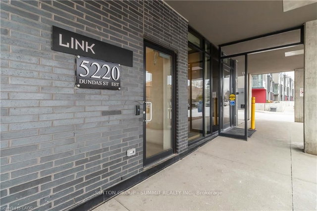 D422 - 5220 Dundas Street