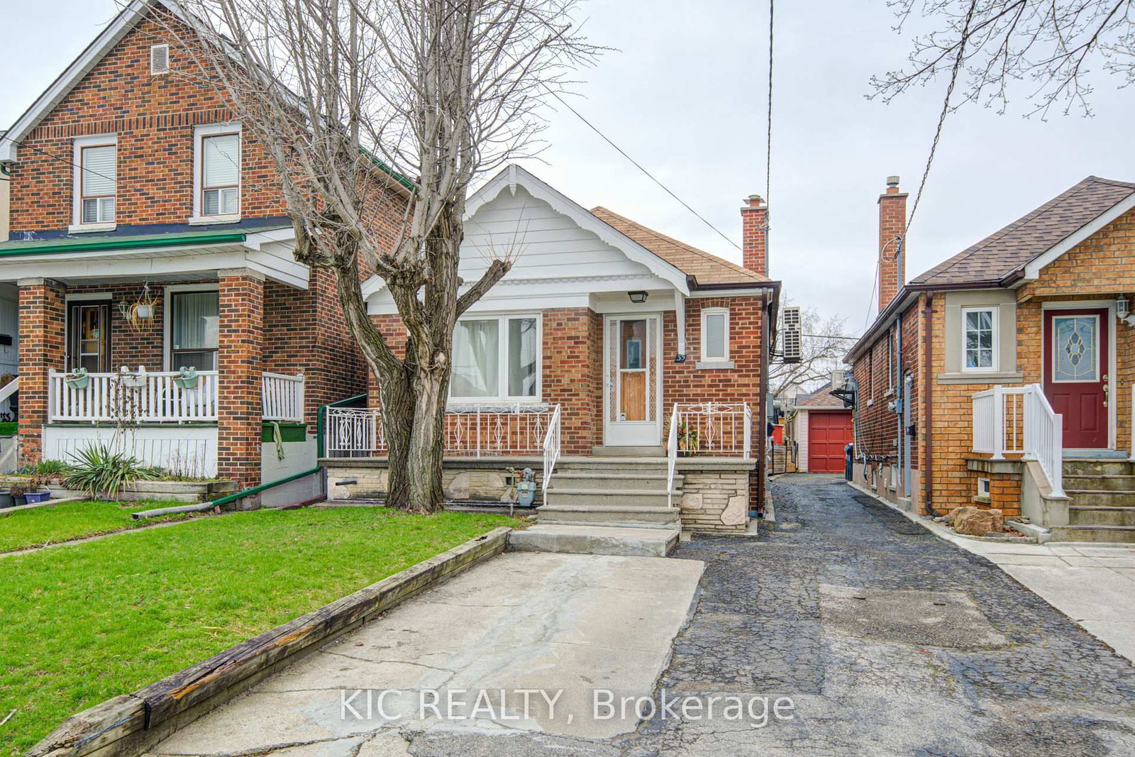 Property at 35 MONTCALM