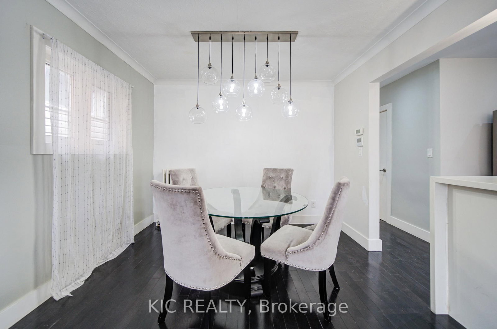 35 MONTCALM Avenue, Toronto, ON, photo 4