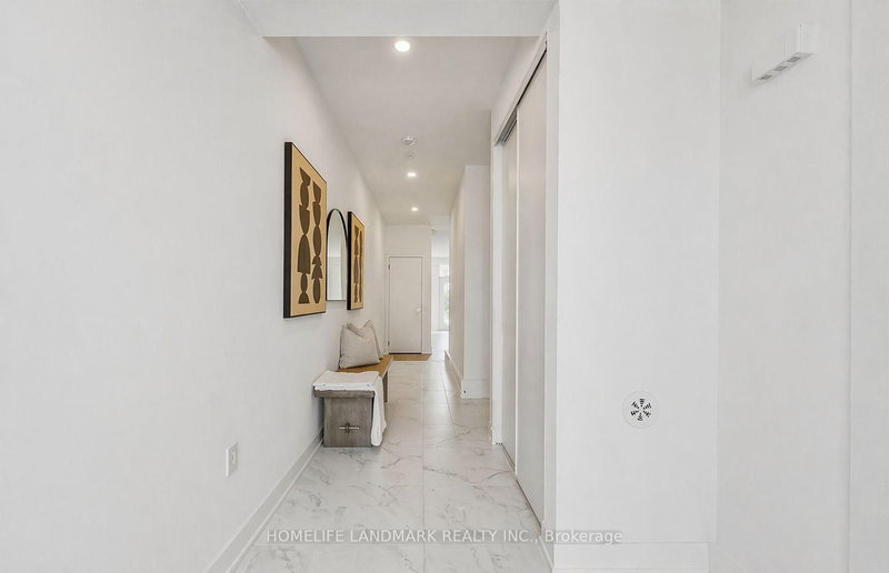 3058 Trailside Dr, Oakville, L6M 4M2 | Image 2