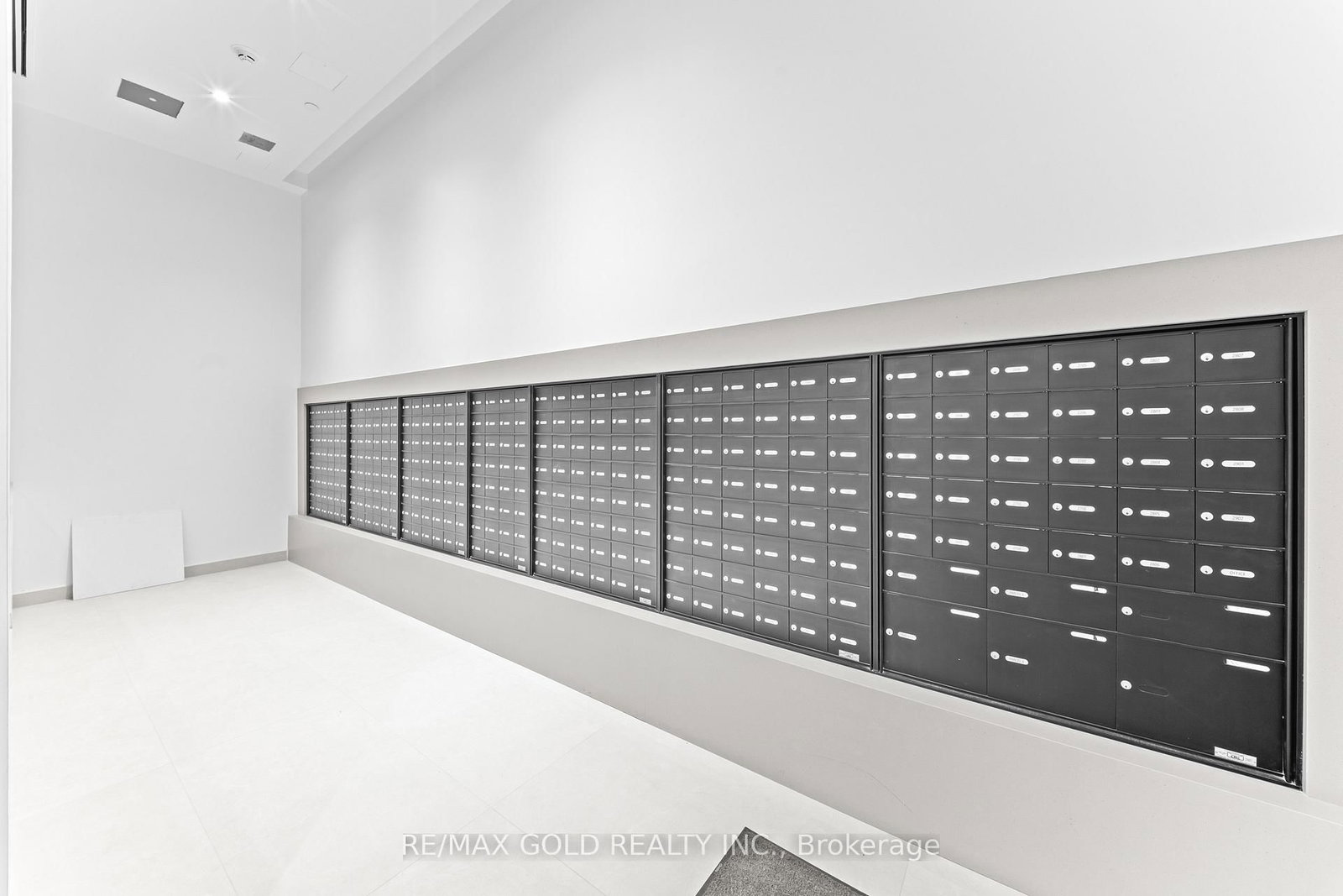 2075 Lakeshore Road, Unit 214 - Photo 13